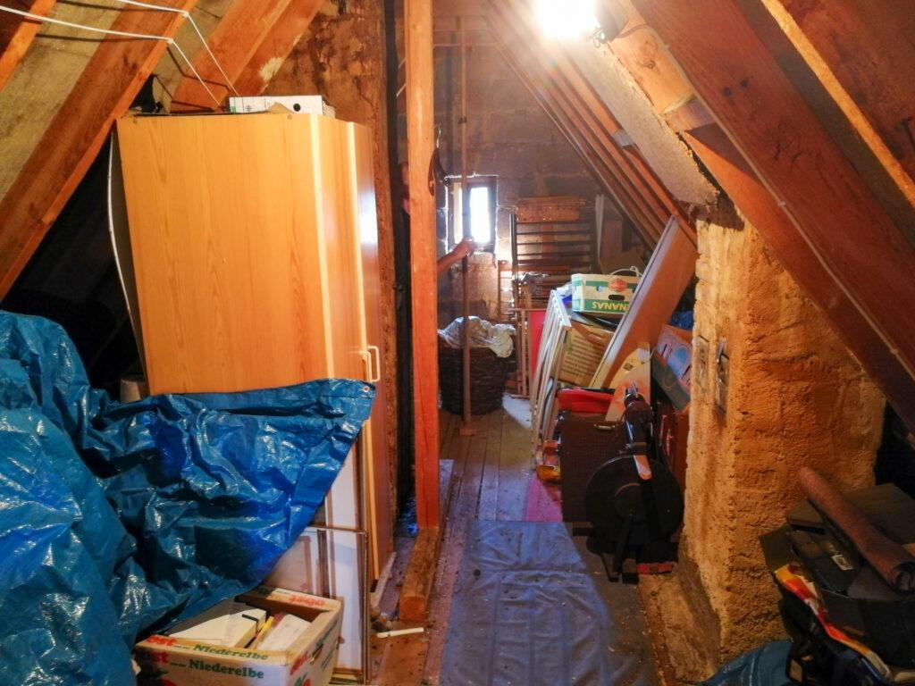 Dachboden Entrümpelung Vorher