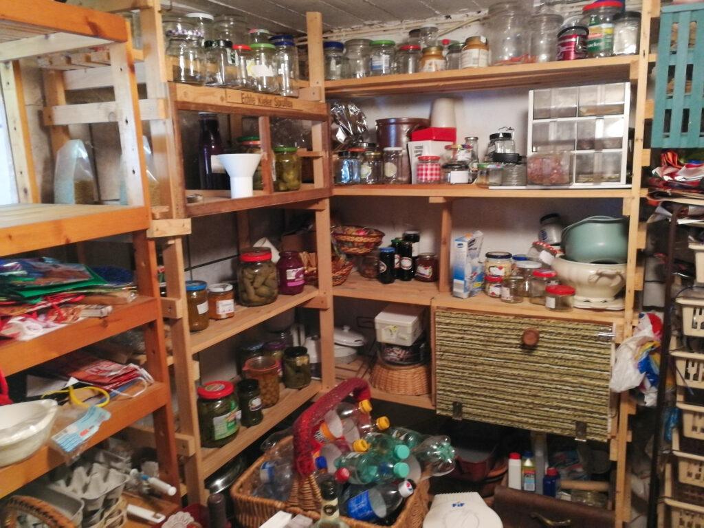 Entruempelung-Keller-Vorher